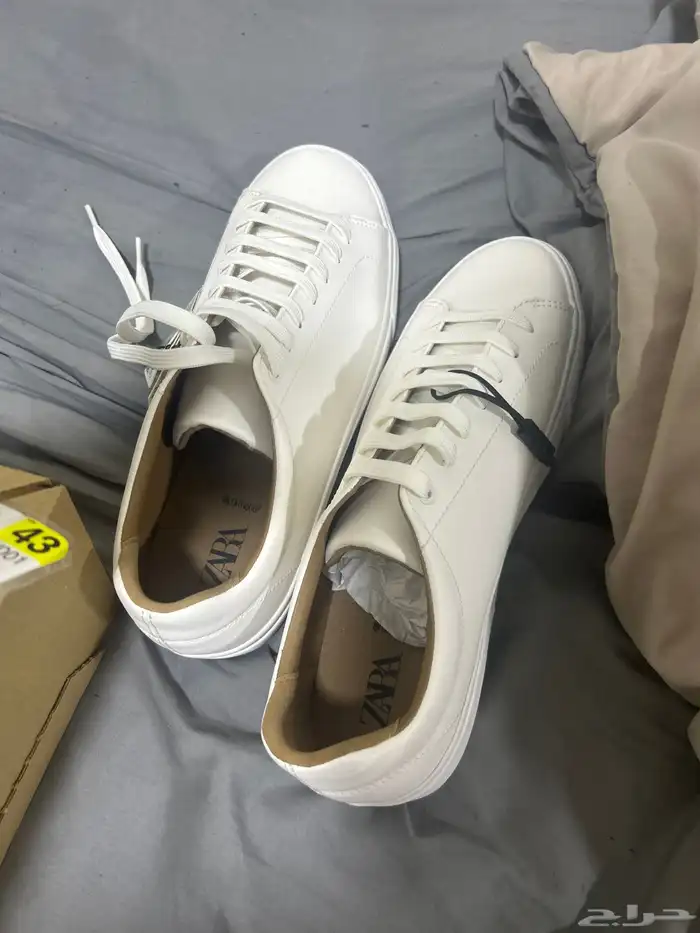 جزمة من زارا غير مستخدمة ب كرتونها ولم يتم  لبسها ولا اي شي 2