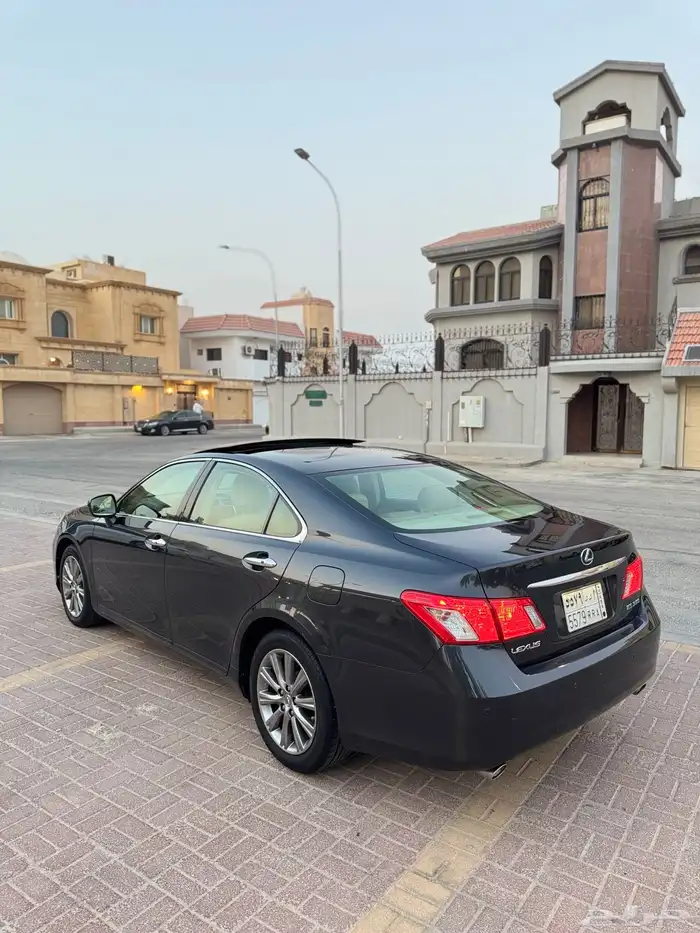 لكزس ES350 مخزن بحالة الوكالة 12
