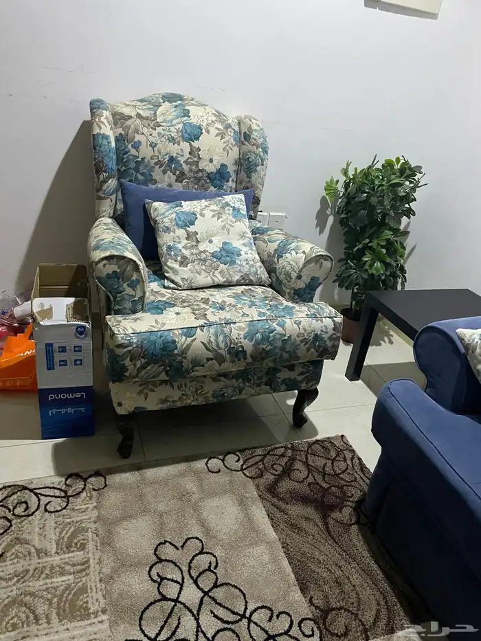 طقم كنب نضيف كنبه و2 كرسى 1