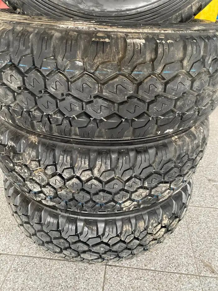 طقم جنوط ديازل مع كفراتها245 75 17 جديد 1