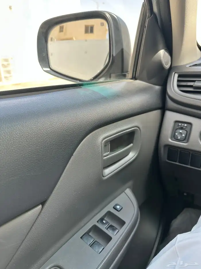 متسوبيشي L200 2018 بنزين 15