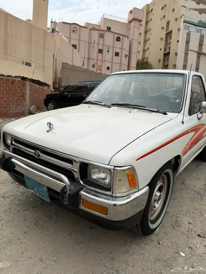 للبيع هايلكس موديل 92 مخزن 6