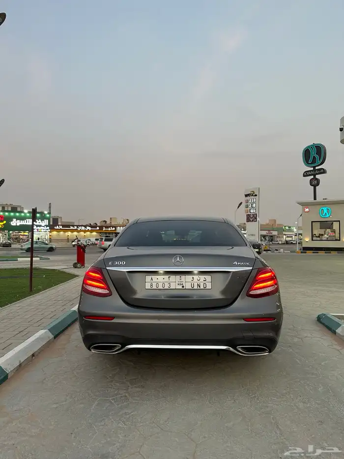 مرسيدس E300 ممشى قليل في قمة النظافة 1