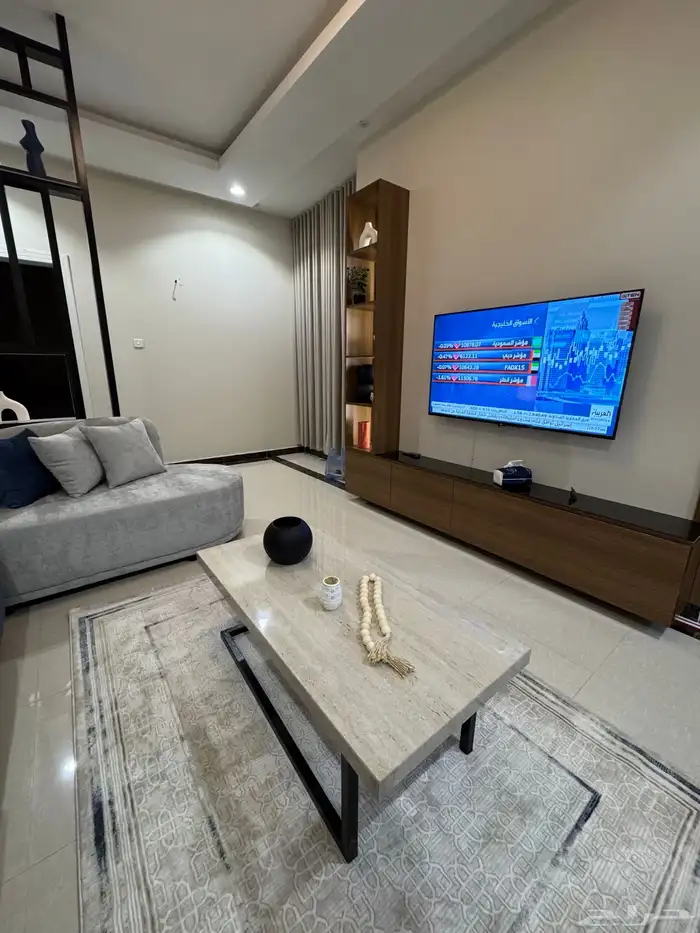 شقق للايجار فخمة بحي المملكه 8