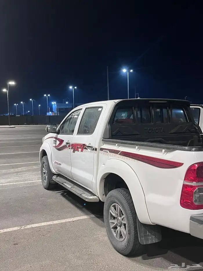 هايلوكس مديل 2014 ممشى 180 الف 2