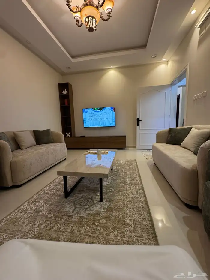 شقق للايجار فخمة بحي المملكه 10