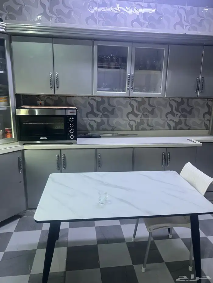 مطبخ شبه جديد للبيع مع كامل اغراضه 1