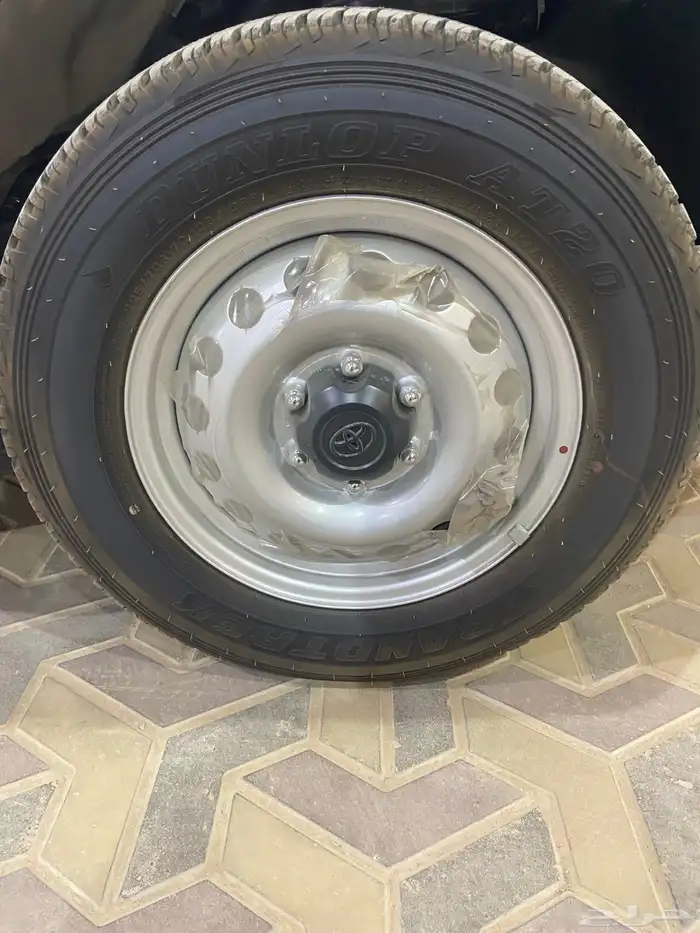 هايلكس غمارتين 4 4 DLX - اتوماتيك - بنزين 2025 - كاش   بنك 14