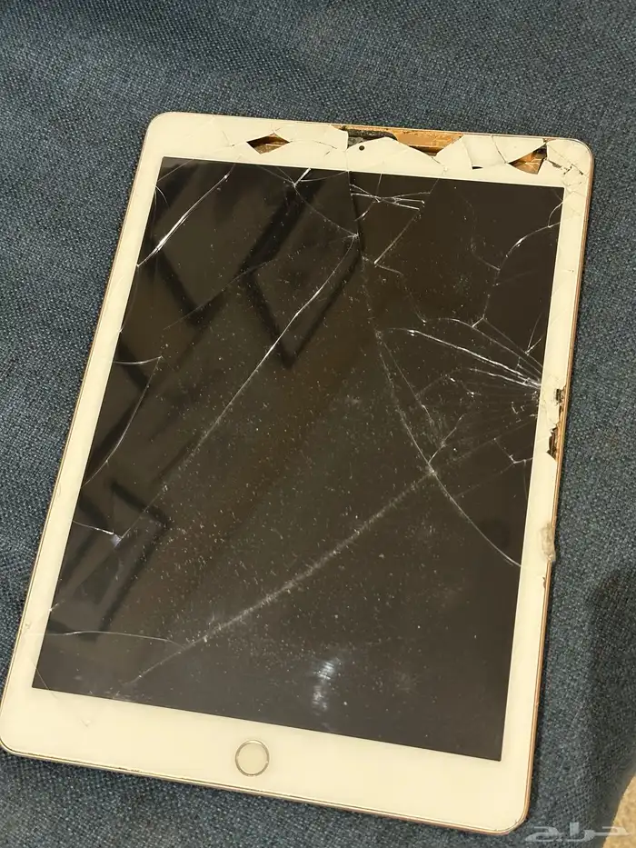 ايباد الجيل السابع لونه ذهبي 128GB 1