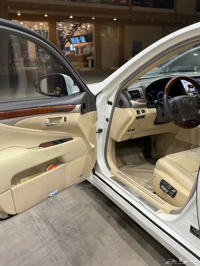 لكزس LS460 الملكه الموقع عسير بيشه 13
