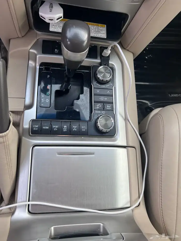 جيب لاندكروزر VXR3 2018 فل كامل سعودي نظيف 15