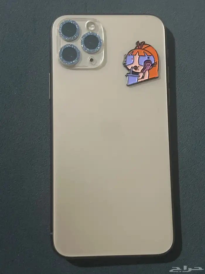 ايفون 11 برو لون ذهبي استعمال خفيف 1