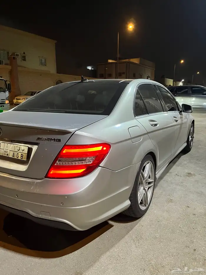 مرسيدس c200 2012 للبيع (على السوم) 6