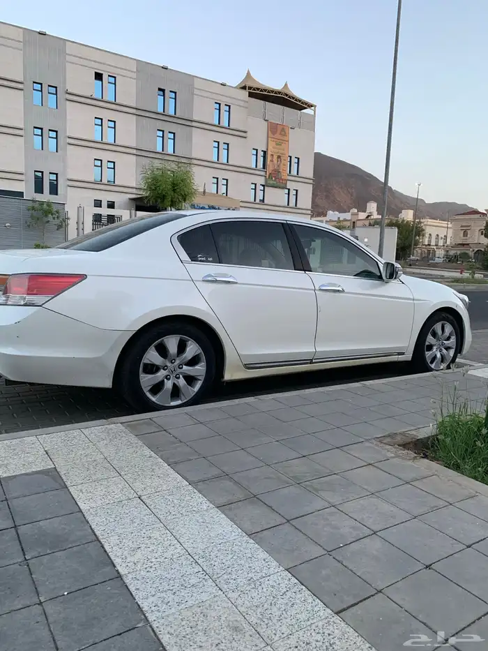 للبيع هوندا اكورد فل كامل موديل 2009 1