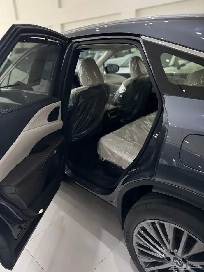 لكزس RX BH 2024 سعودي اصفار 7
