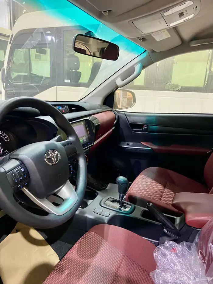 هايلكس غمارتين 4 4 DLX - اتوماتيك - بنزين 2025 - كاش   بنك 7