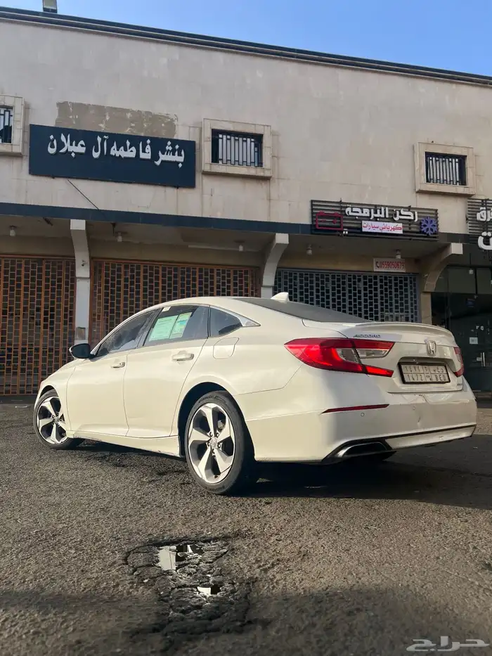 هوندا اكورد 2018 فل كامل(نظيف جدا ) 4