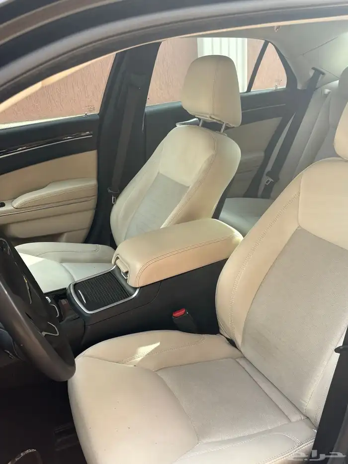 كرايزلر 2023 300c V6 6