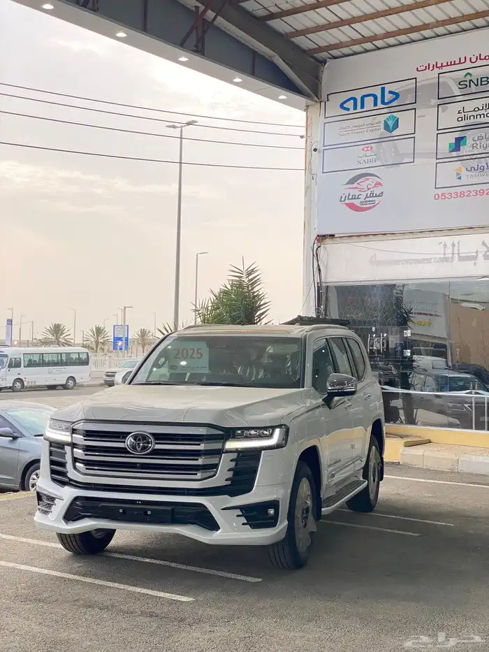 تويوتا لاندكروزر 2025 VX.R L4 بريمي بطاقه باقل الأسعار 3