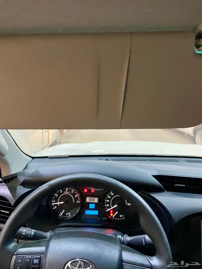 هايلكس غمارتين 4 4 DLX - اتوماتيك - بنزين 2025 - كاش   بنك 10