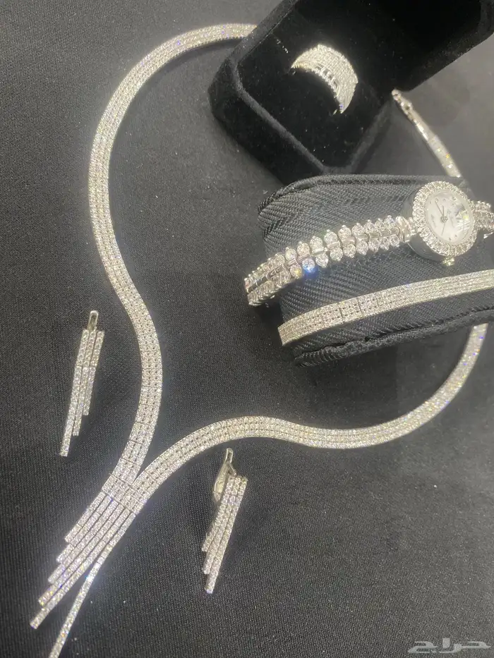 طقم فضة نسائي راقي جدا عيار 925 شبيه الألماس مع ساعة هدية 9