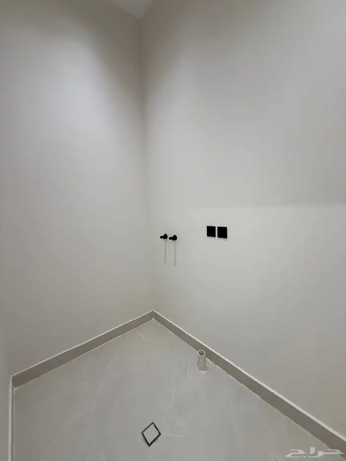 للبيع شقق ارضيه وروف علويه بالقرب من حديقه المليون المحاله 20