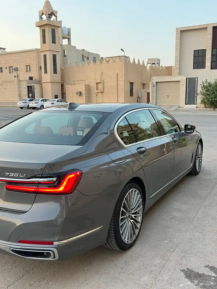 للبيع بي ام 730 1