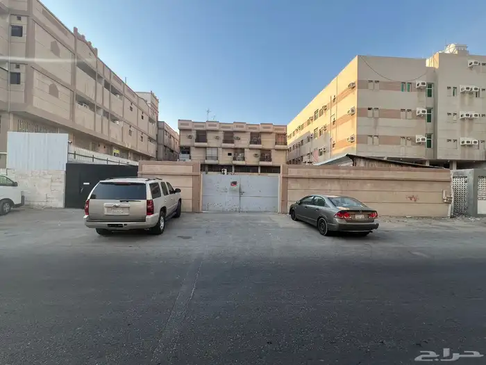 أرض تجارية أو عمارة للبيع شارع الملك سعود قرب الحياة بلازا 3