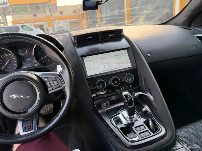 جاكوار اف تايب SVR مخزن 10