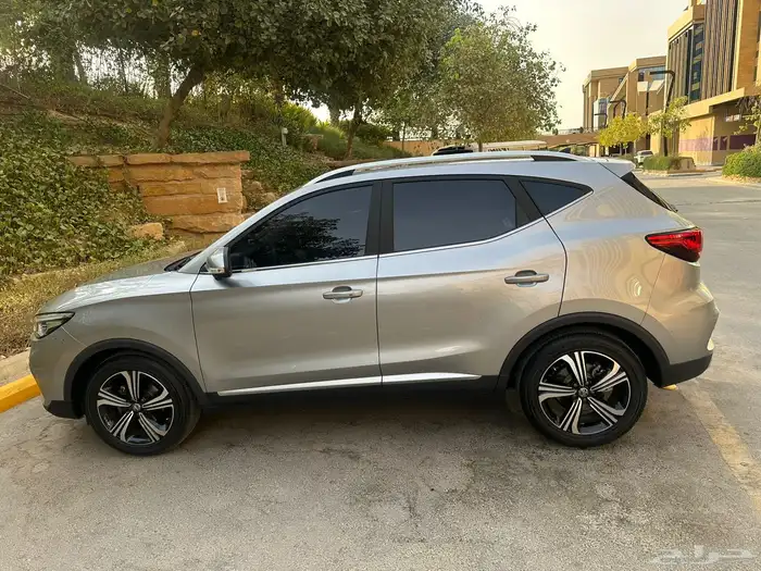 mg luxury zs2023 6