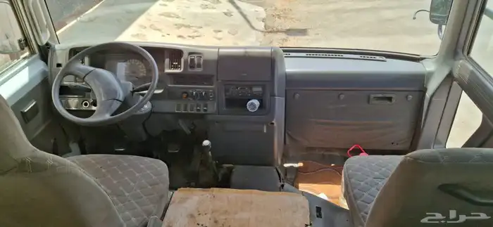 للبيع باص نيسان موديل 2003 نقل خاص 4
