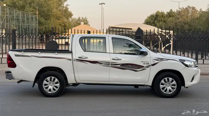 تويوتا هايلوكس 2020 ديزل ممشى 200 الف فقط 5