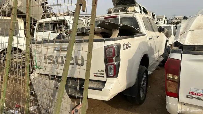 قطع غيار إيسوزو ديماكس 0