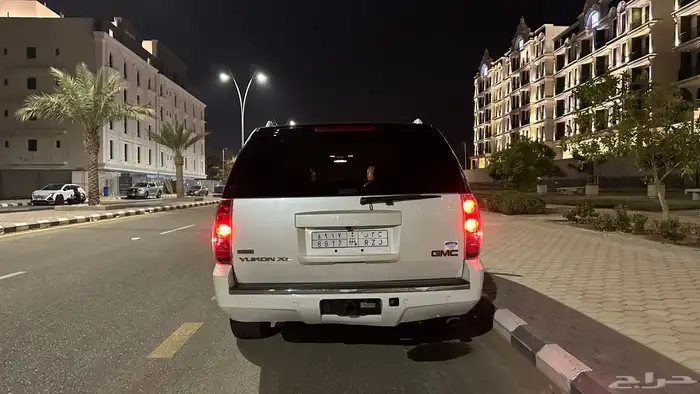 جي ام سي يوكن دينالي XL 2010 وارد أمريكا 7
