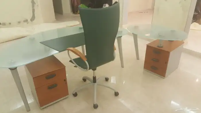 مكتب زجاجي فاخر 0