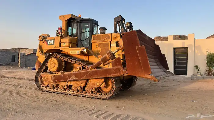 للبيع بالدوزر كتربلر D9R شبه جديد ماشي 10 الاف ساعه 2