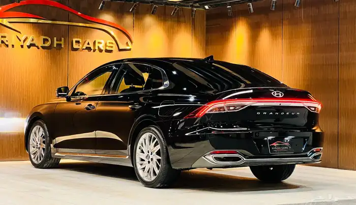 هيونداي ازيرا 2023 V6 فل كامل (( عرض خاص )) 3