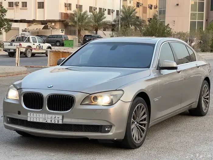 بس ام دبليو 740 موديل 2014 نظيف الفيه السابعه 2