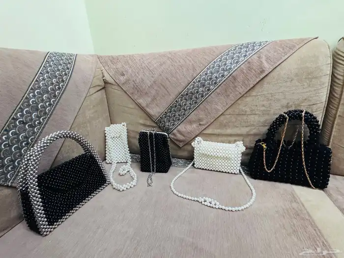 شنط مصنوعه HandMade من الخرز واللولي مجموعه مميزه .  ألحقي 0