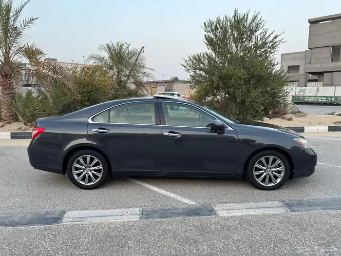 لكزس ES350 مخزن بحالة الوكالة 15