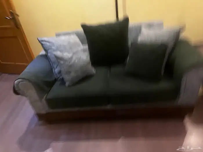 كنب مع الستائر 1