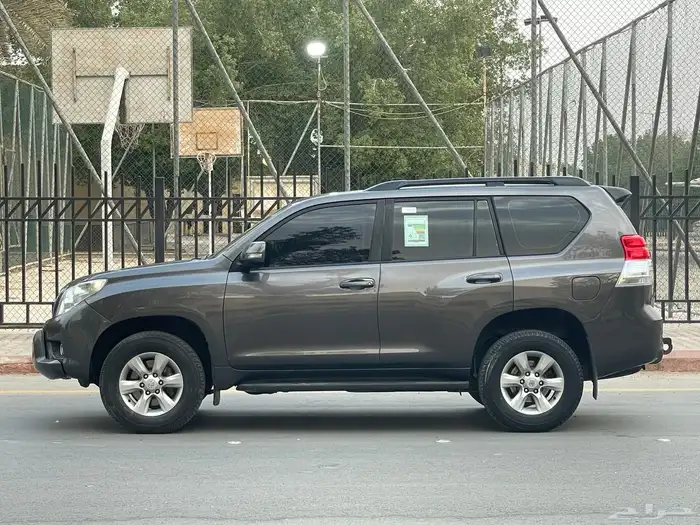 تويوتا برادو 2012 ممشى 220 الف فقط V6 7
