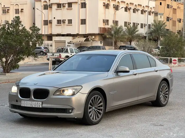 بس ام دبليو 740 موديل 2014 نظيف الفيه السابعه 0