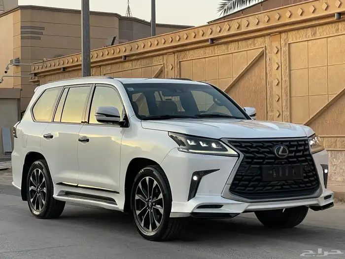 جيب لكزس LX570 - 2019 بلاك ايدشن 2