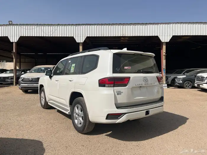 تويوتا لاندكروزر GXR.L2 2025 3