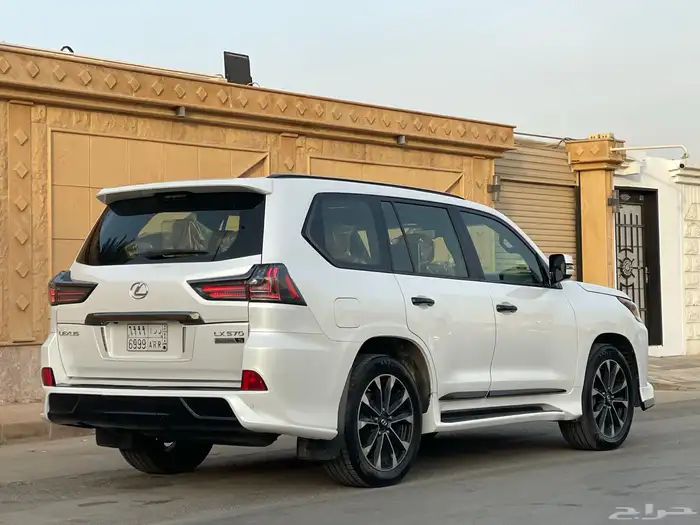 جيب لكزس LX570 - 2019 بلاك ايدشن 10