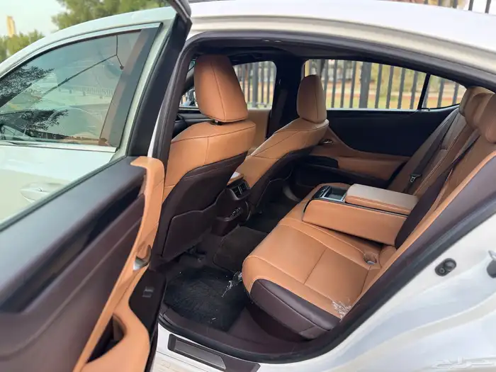 لكزس ES300H هايبرد 2020 13