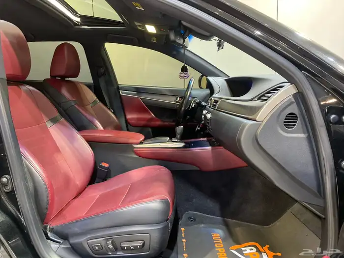 لكزس GS350 fsport 2020 بحالة الوكاله 18