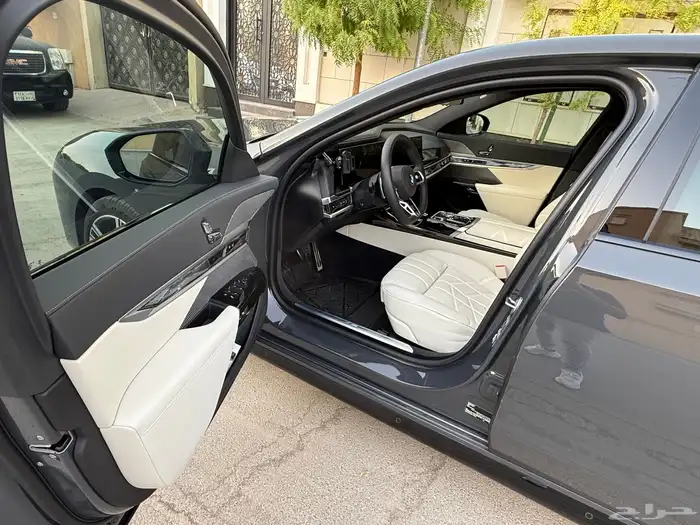 سيارة بي أم دبليو i740 13
