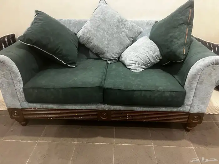 كنب مع الستائر 0
